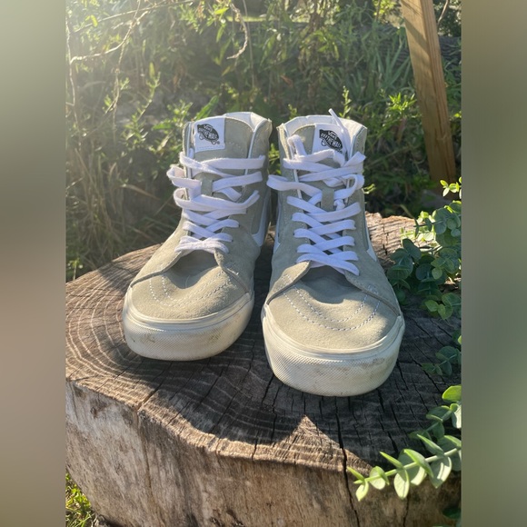 Vans - Picture 2 of 9